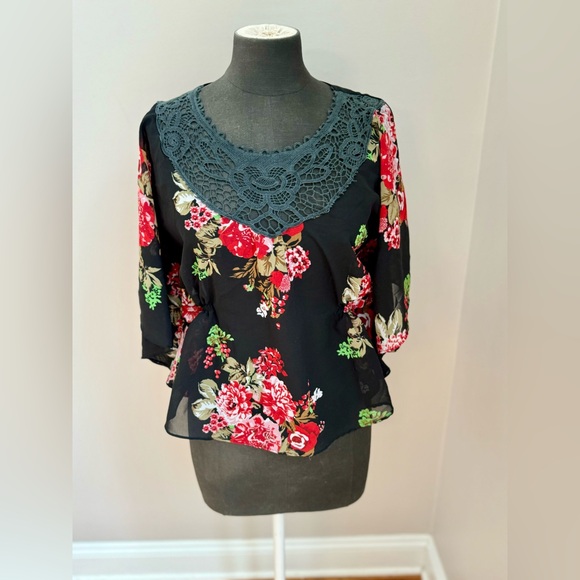 Cotton‎ Express women’s sheer batwing black floral blouse size Large polyester - Picture 4 of 8